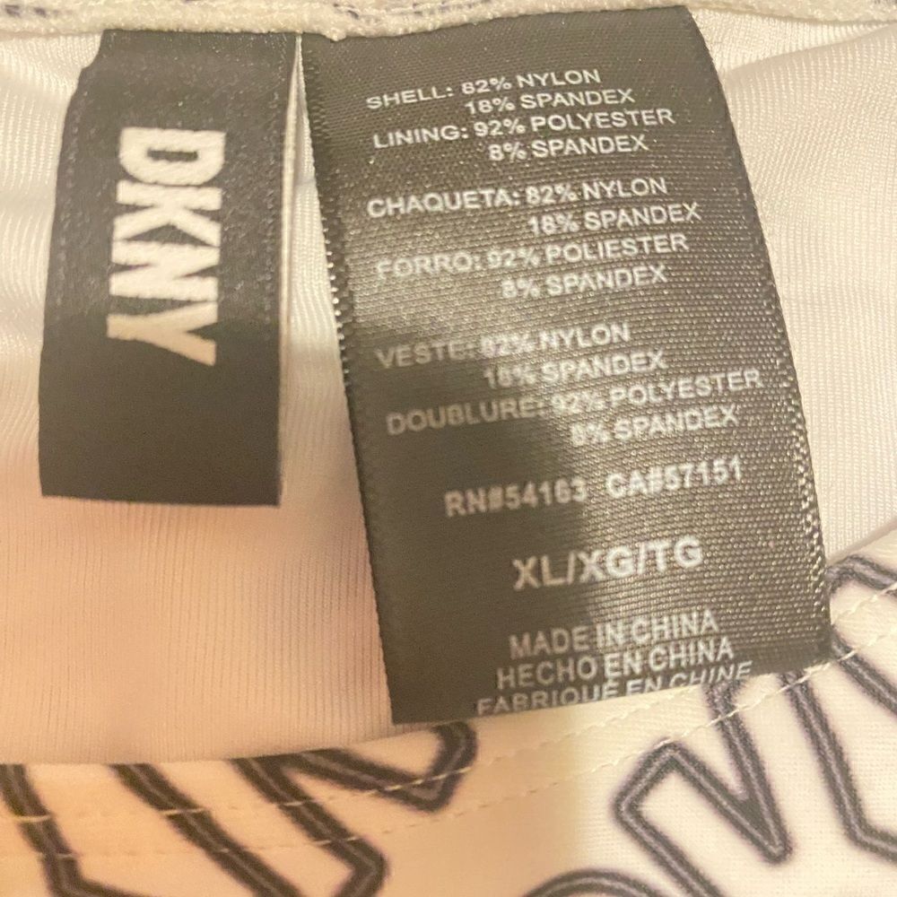 🛍️DKNY Women’s Logo soft white cropped Print Bikini swim Top , one piece XL 💥 - Picture 3 of 8